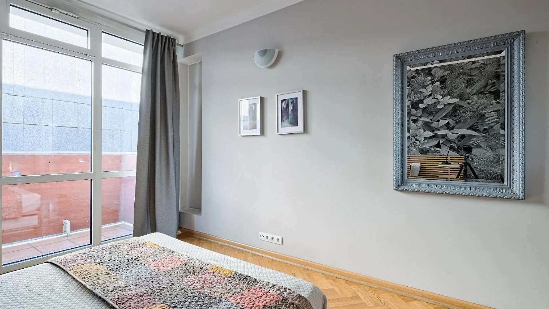 Modern And Cozy- Central Location-B11/13 Warsaw Apartment