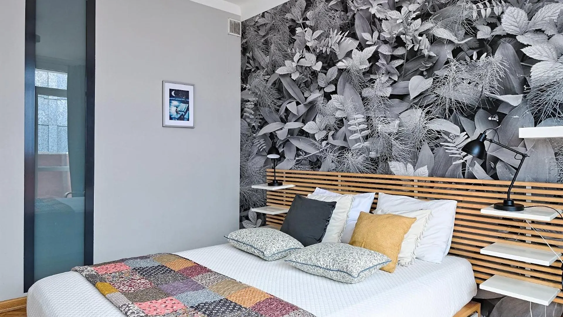 Modern And Cozy- Central Location-B11/13 Warsaw 0*,  Poland