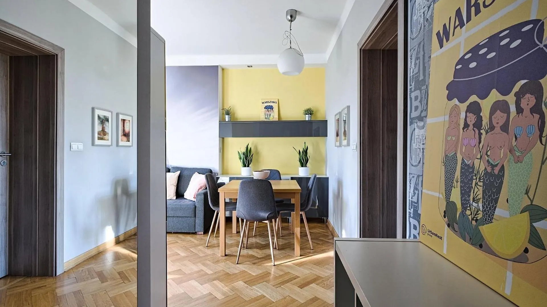 Modern And Cozy- Central Location-B11/13 Warsaw 0*,  Poland