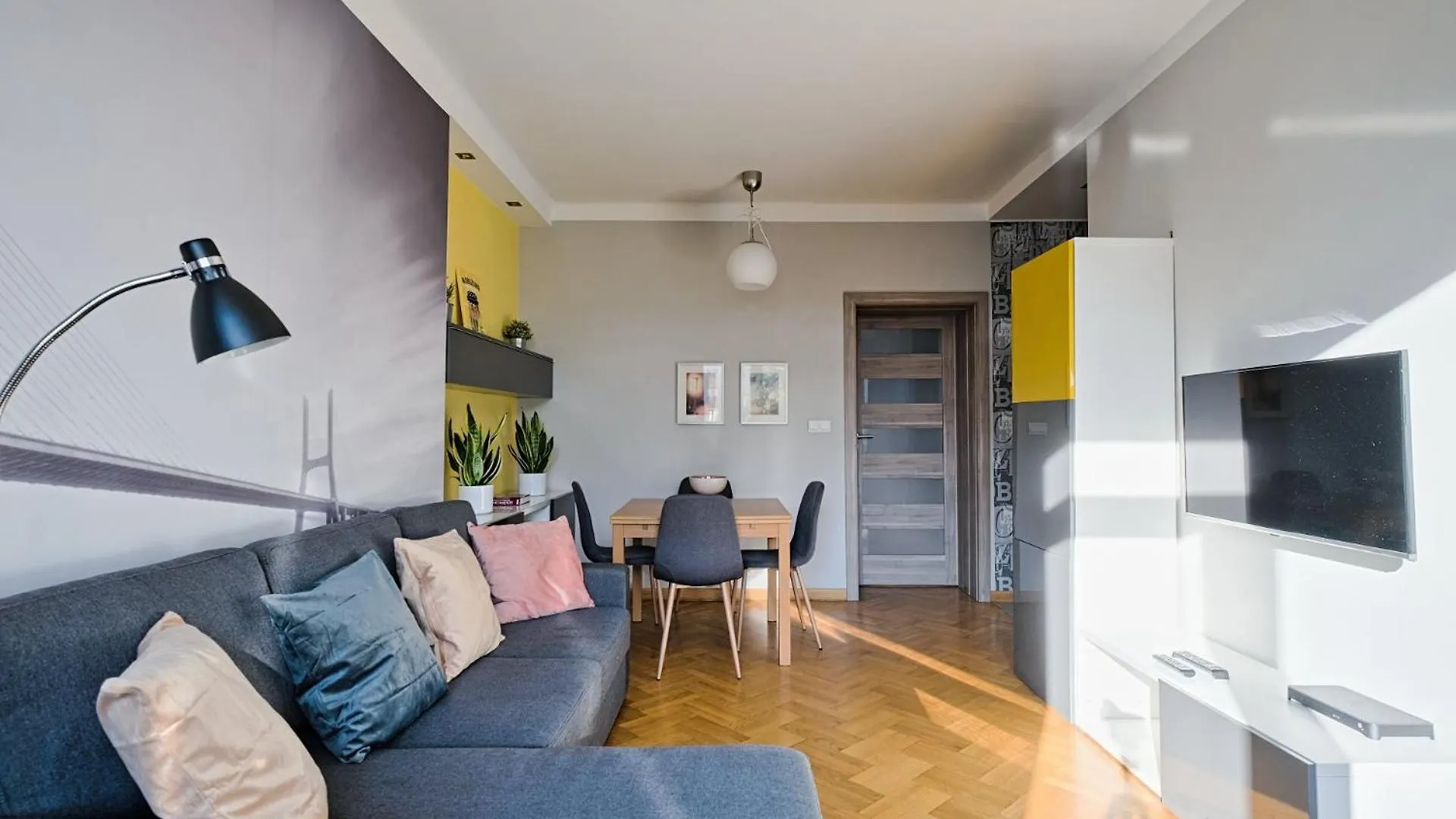 Modern And Cozy- Central Location-B11/13 Warsaw Poland
